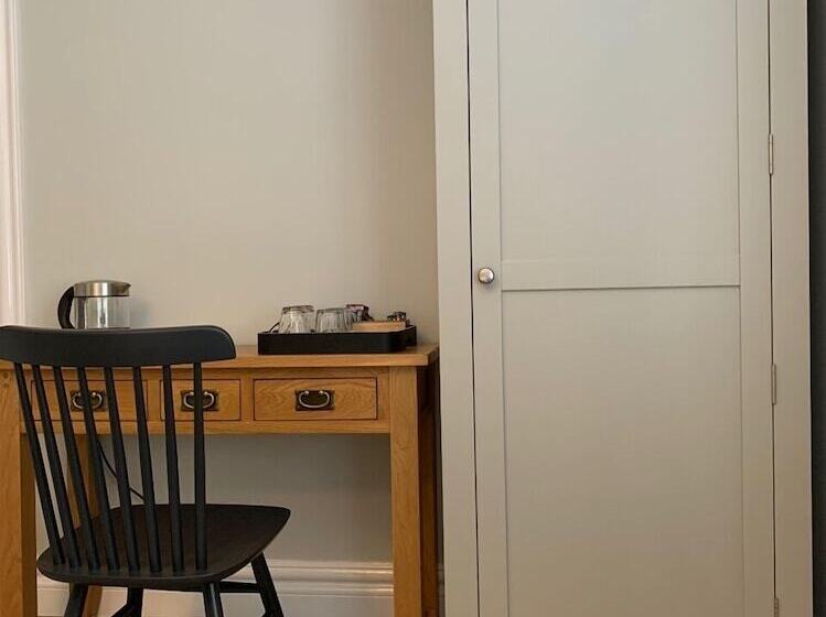 مبيت وإفطار Crawfield Grange