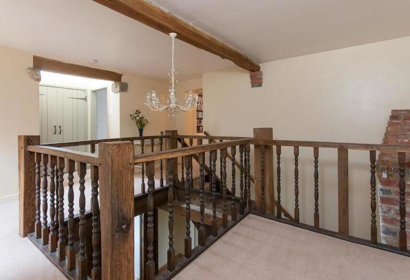 مبيت وإفطار Field Green Oast