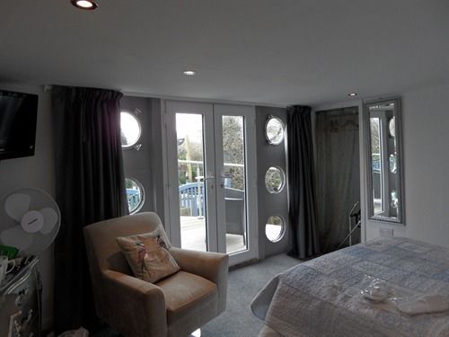 مبيت وإفطار Houseboat Harbourside View