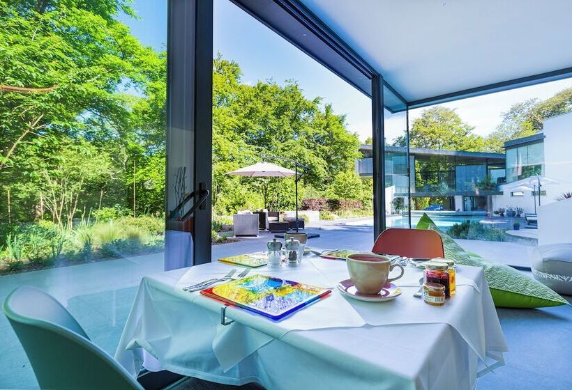 تختخواب و صبحانه Kaywana Hall