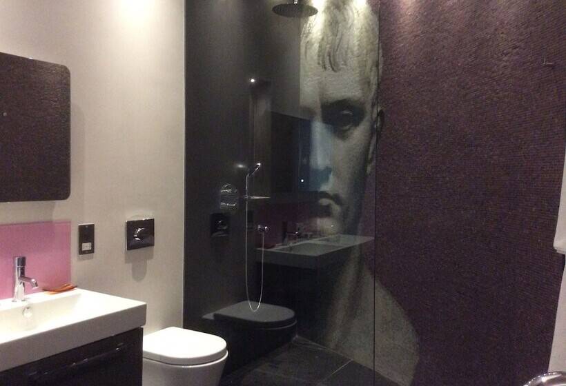 تختخواب و صبحانه Kaywana Hall