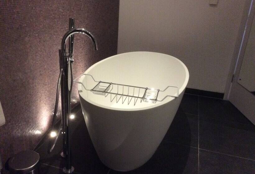 تختخواب و صبحانه Kaywana Hall