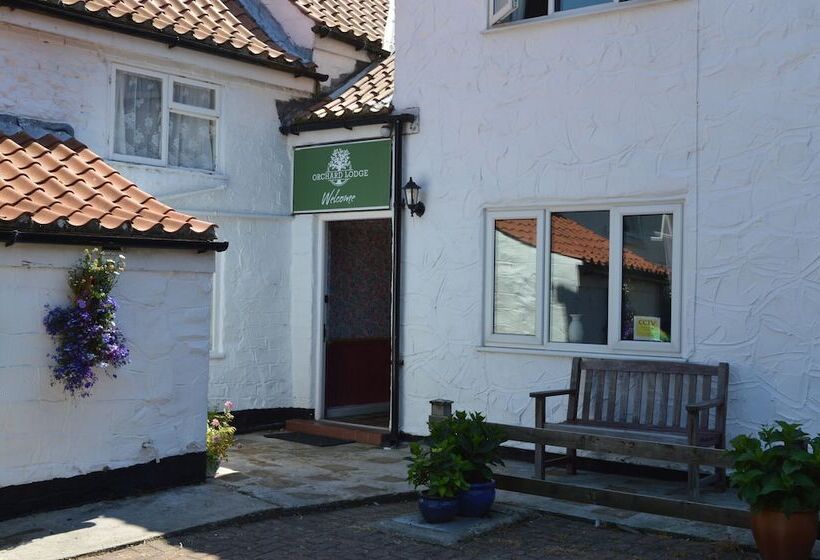 住宿加早餐  Orchard Lodge & Wolds Restaurant