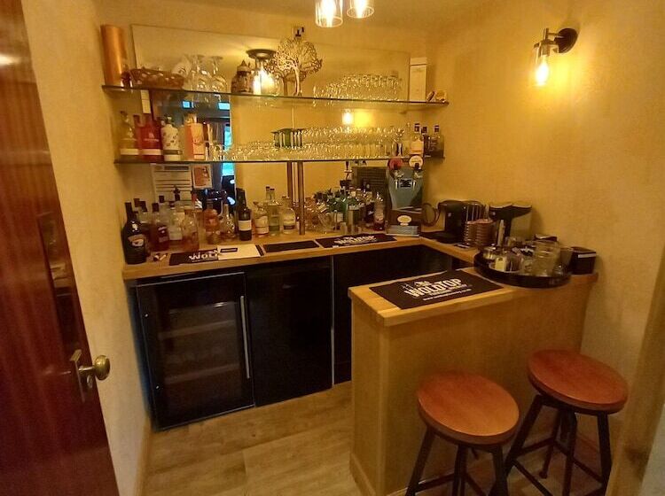 住宿加早餐  Orchard Lodge & Wolds Restaurant