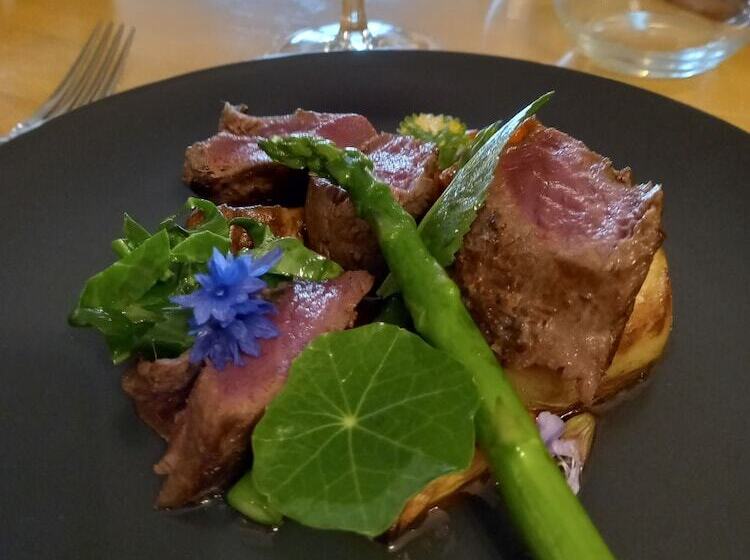 住宿加早餐  Orchard Lodge & Wolds Restaurant