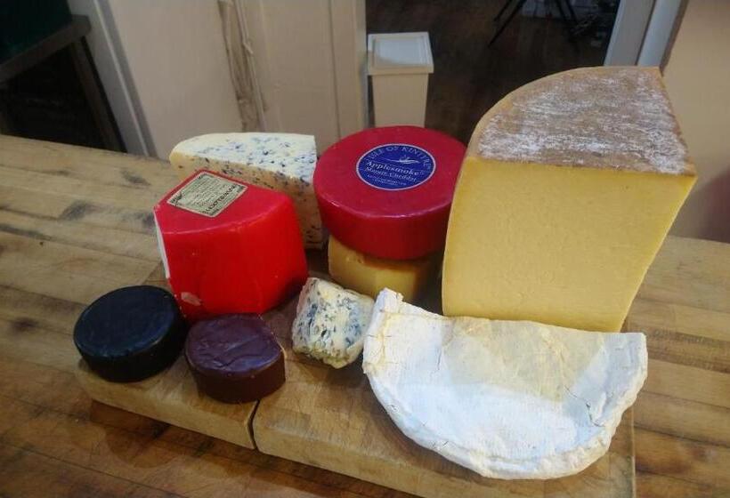 住宿加早餐  Orchard Lodge & Wolds Restaurant