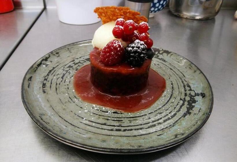 住宿加早餐  Orchard Lodge & Wolds Restaurant