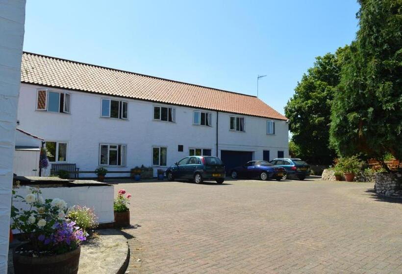 住宿加早餐  Orchard Lodge & Wolds Restaurant