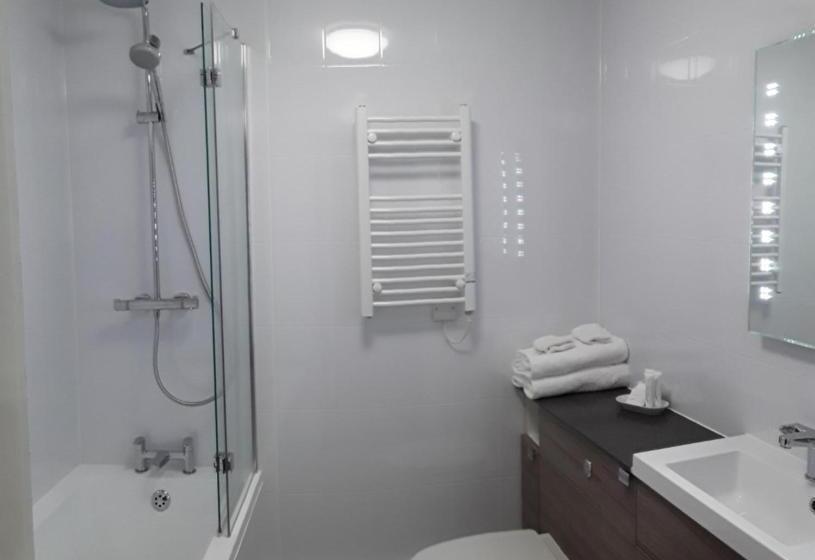 住宿加早餐  Orchard Lodge & Wolds Restaurant