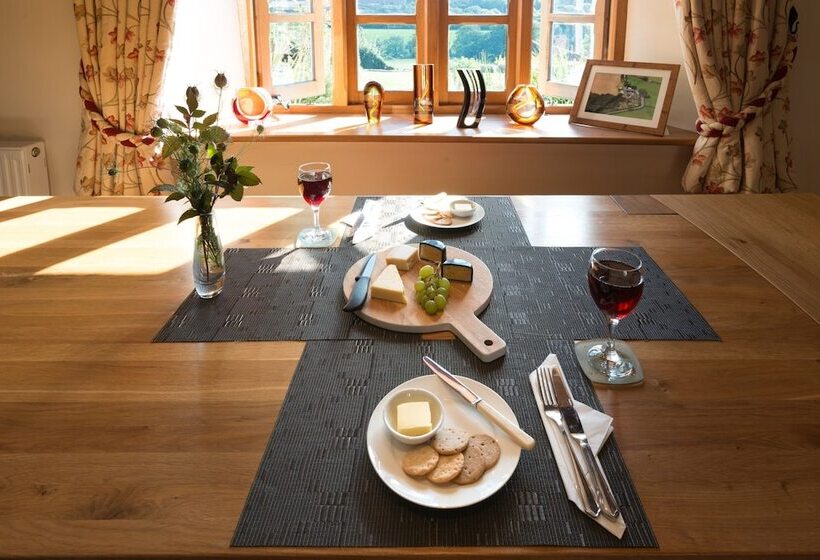 مبيت وإفطار The Old Dairy At Bishops Barton