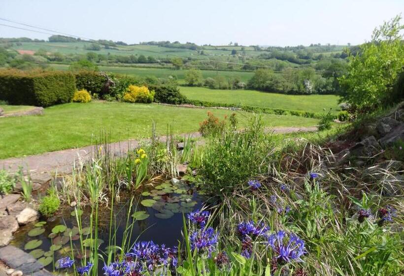 مبيت وإفطار The Old Dairy At Bishops Barton