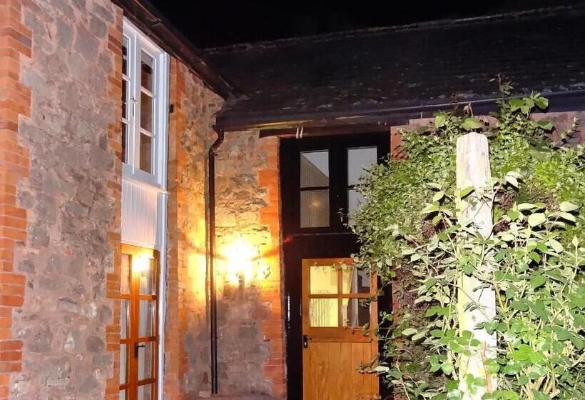 مبيت وإفطار The Old Dairy At Bishops Barton