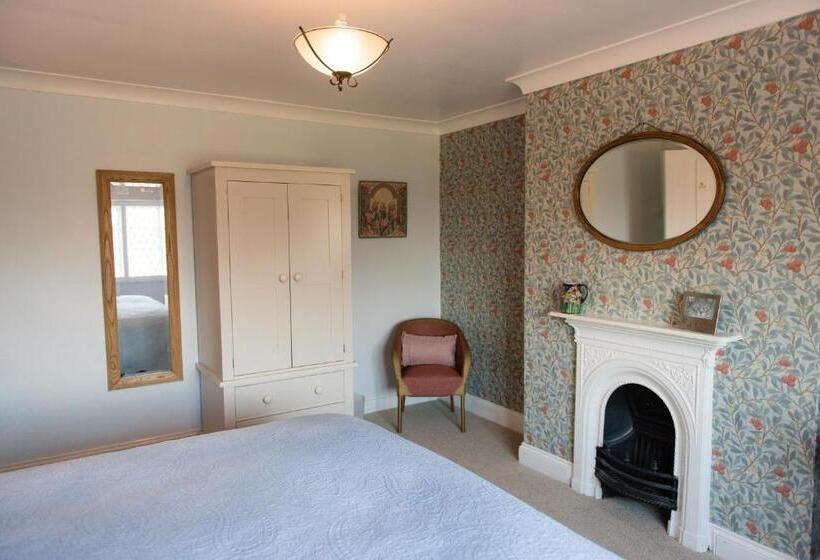 Bed and Breakfast The School House