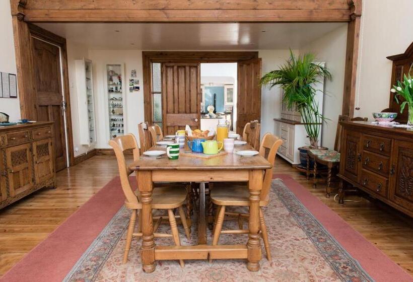 Bed and Breakfast The School House