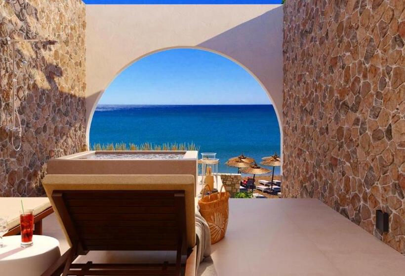 ホテル Delfini Beach