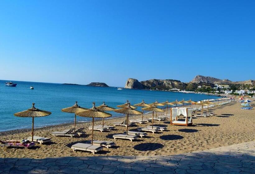 ホテル Delfini Beach