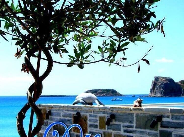 ホテル Delfini Beach