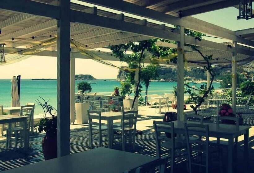 בית מלון כפרי Delfini Beach