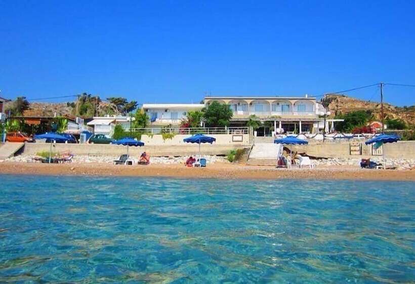 בית מלון כפרי Delfini Beach