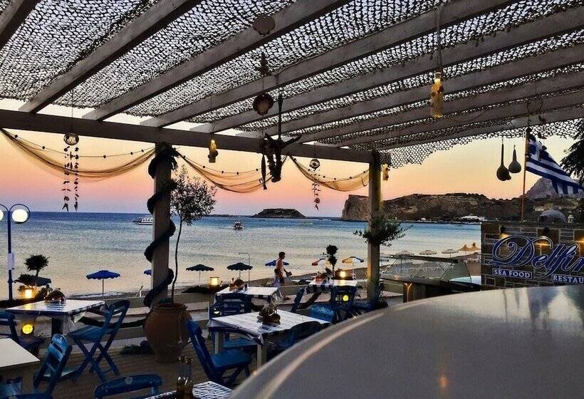 ホテル Delfini Beach