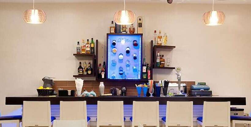 בית מלון כפרי Delfini Beach