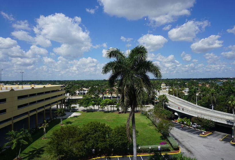 Design Suites Hollywood Beach