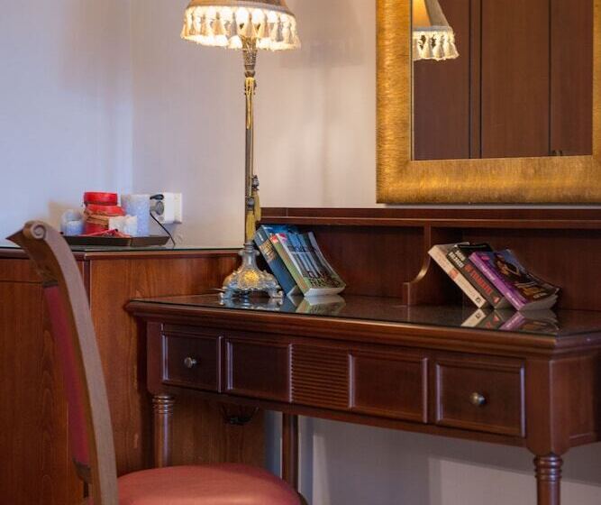 Enavlion Hotel Batagianni