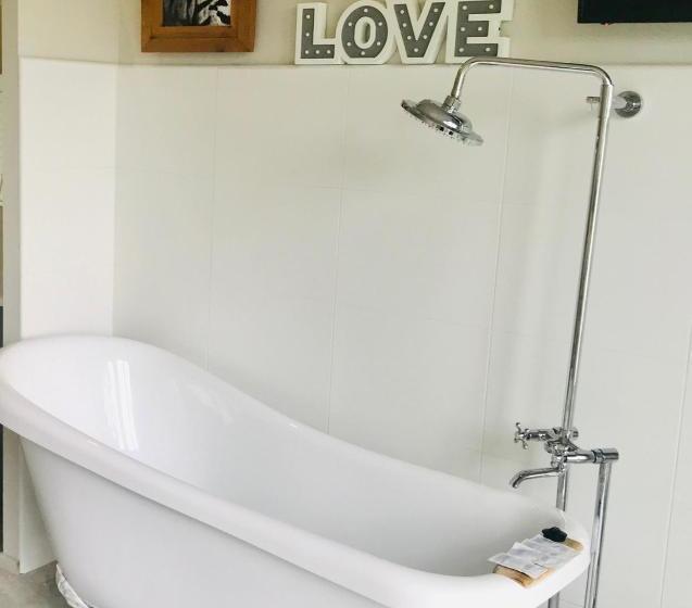 簡易ホテル Les Suites