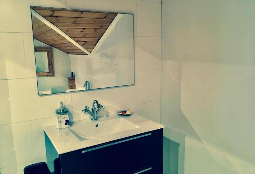 簡易ホテル Les Suites