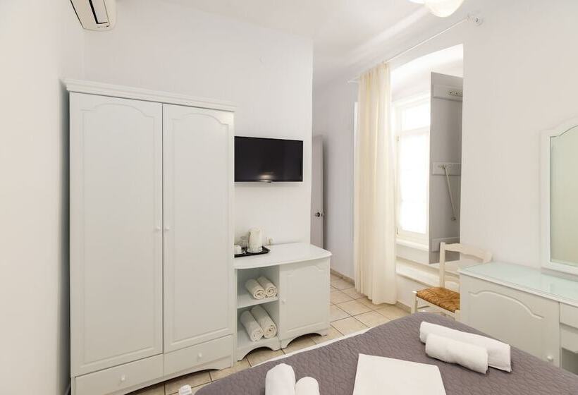 호텔 Achilleas Pension