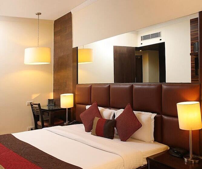 فندق Ahuja Residency Cyber City Ii