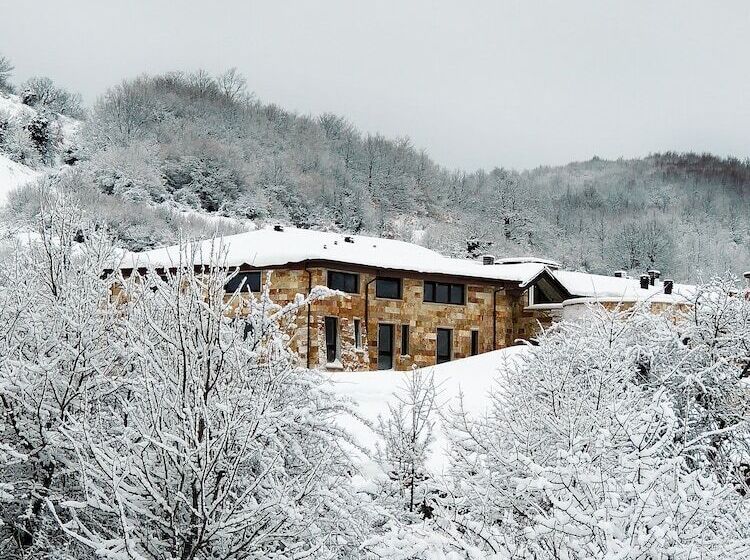 בית מלון כפרי Aqua Montis Resort & Spa