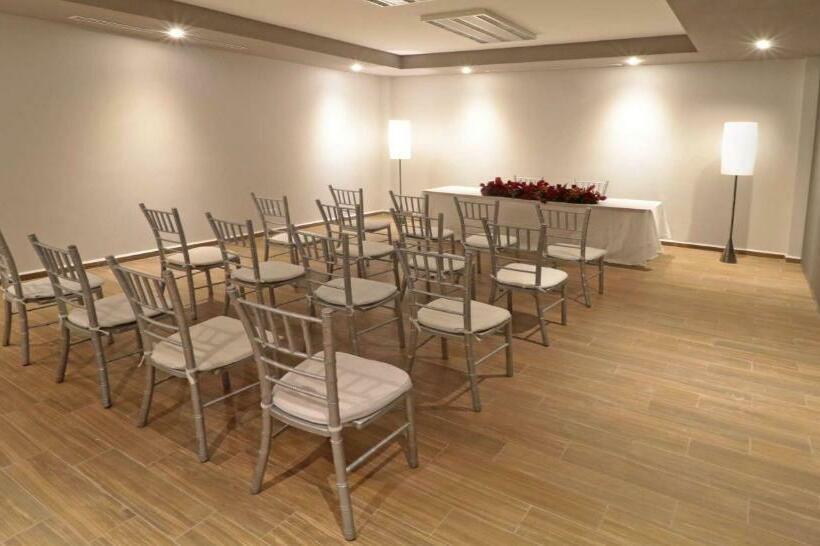 Bluu Hotel Aeropuerto Monclova Frontera