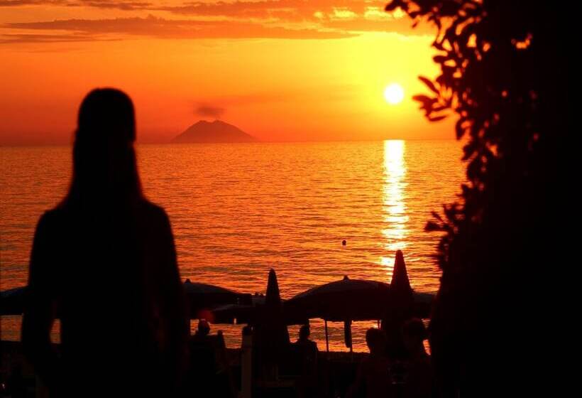 酒店 Blu Tropical Resort