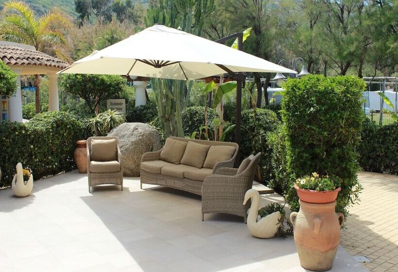 酒店 Blu Tropical Resort