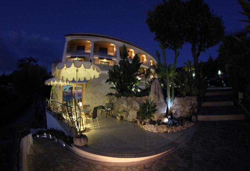 酒店 Blu Tropical Resort