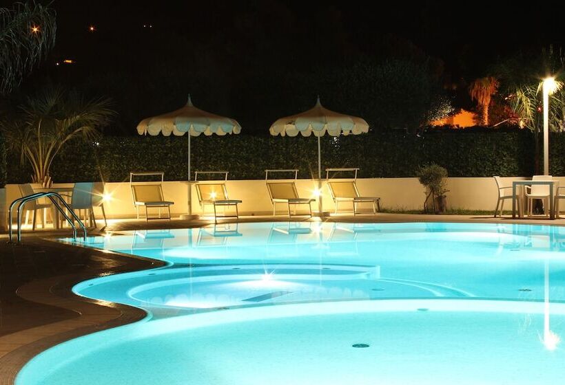 酒店 Blu Tropical Resort