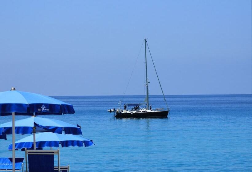 Отель Blu Tropical Resort