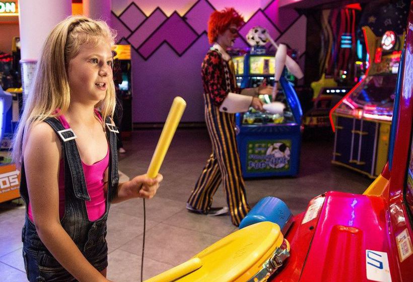 בית מלון כפרי Carnival City