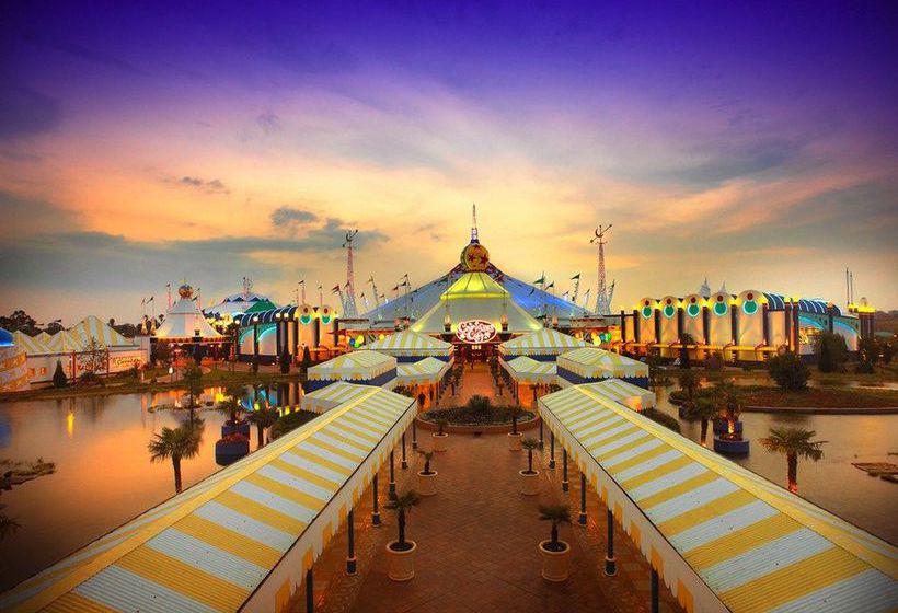 בית מלון כפרי Carnival City