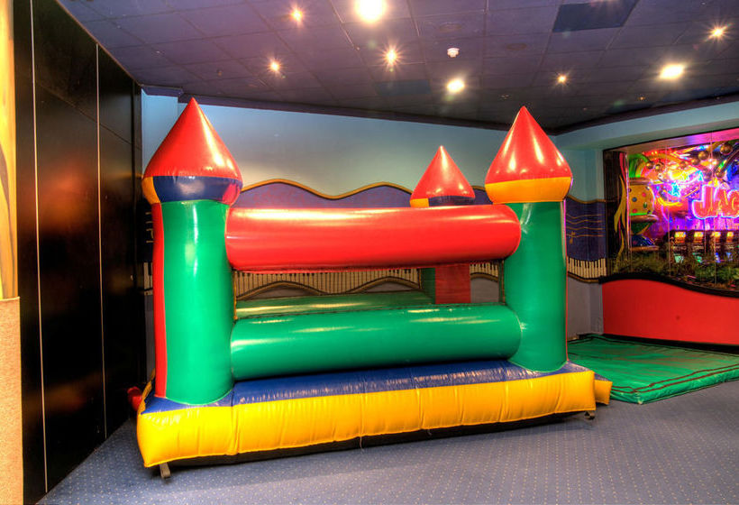 בית מלון כפרי Carnival City