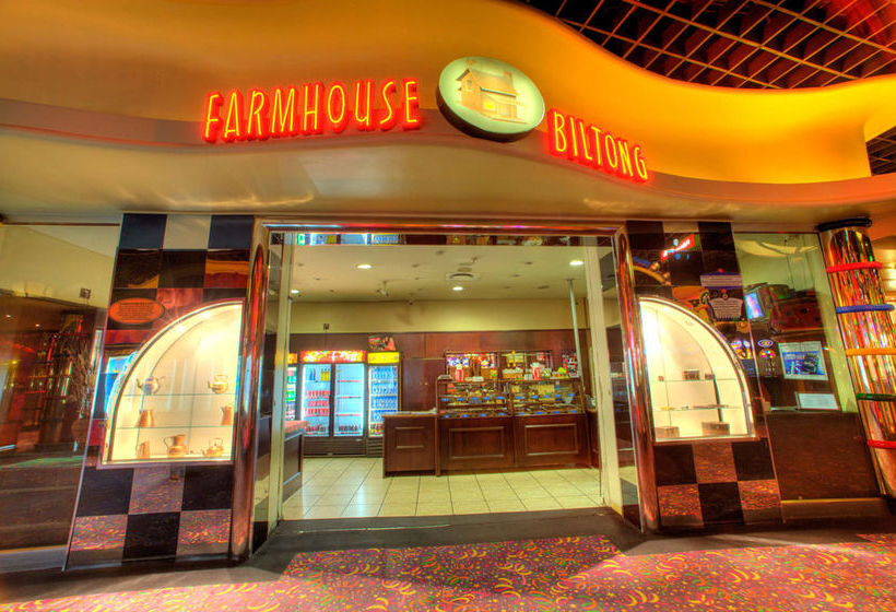 בית מלון כפרי Carnival City