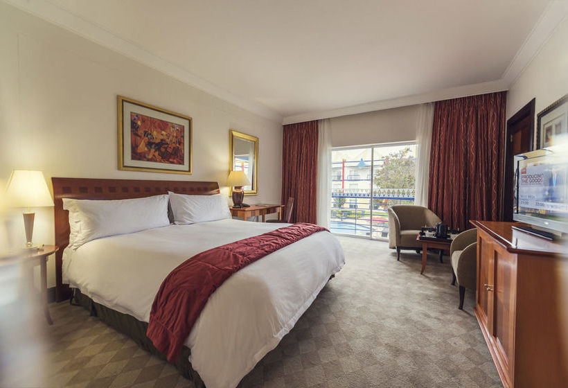 בית מלון כפרי Carnival City