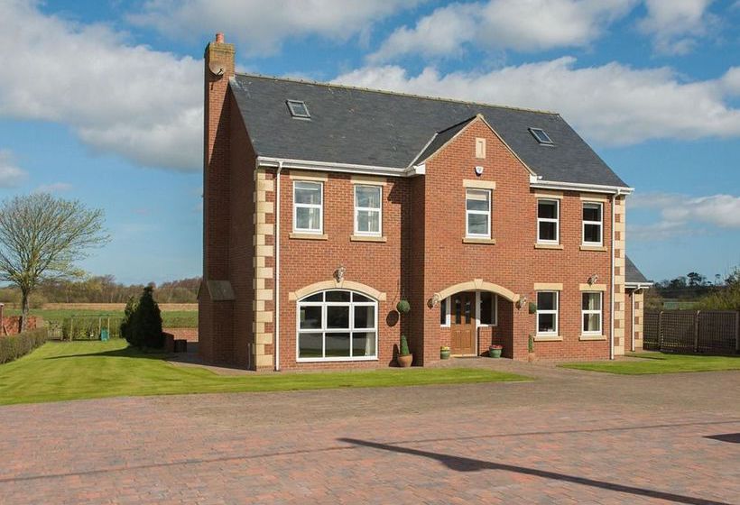 בית מלון כפרי Carr Villa