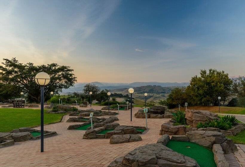 בית מלון כפרי Cayley Mountain Resort