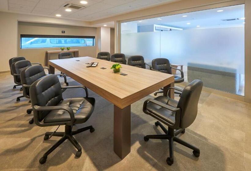 בית מלון כפרי City Express By Marriott Ciudad De Mexico Aeropuerto