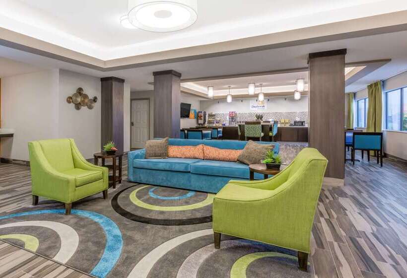 Отель Days Inn & Suites By Wyndham Katy