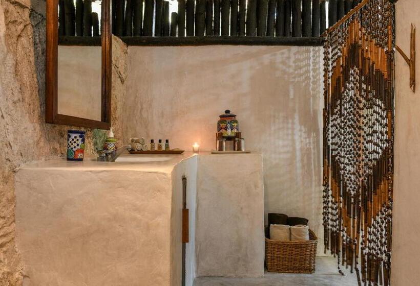 בית מלון כפרי Diamante K   Inside Tulum National Park