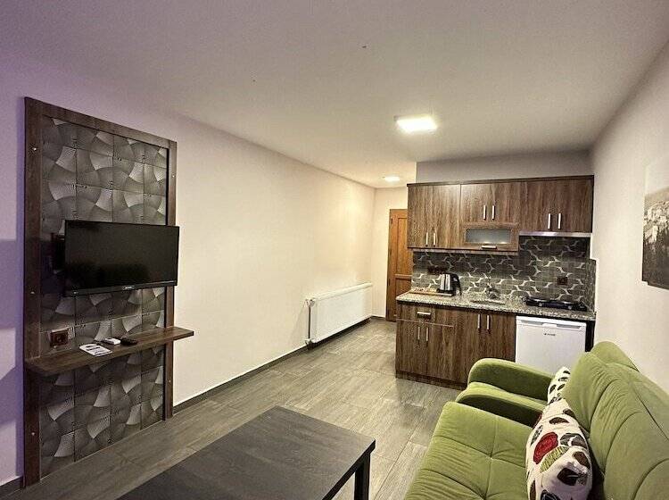 هتل Dolphin Apart &