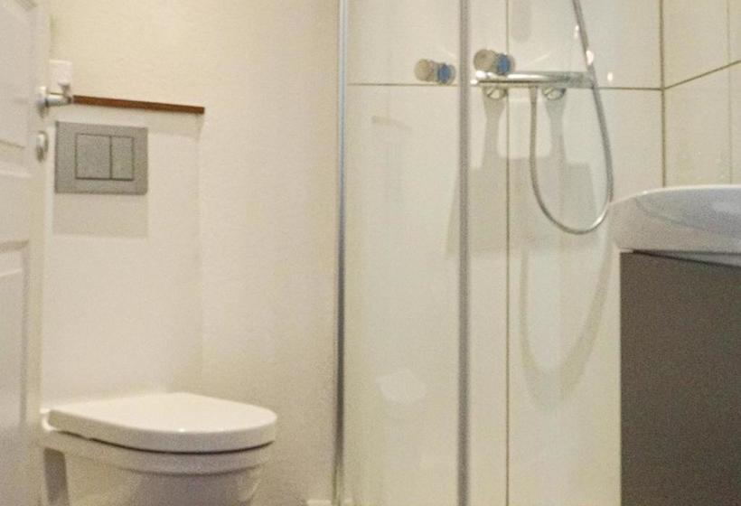 Отель Fladbro Kro